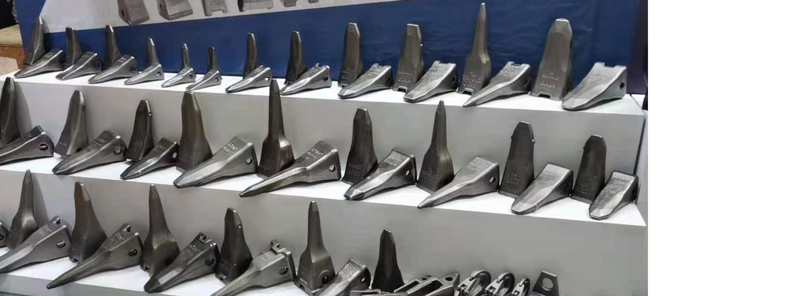 Forgeage d'or forg&eacute; dent de godet